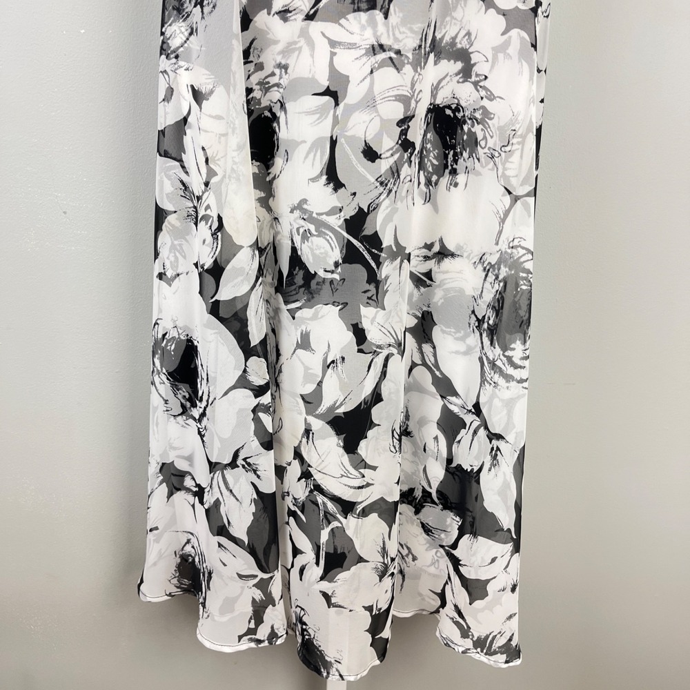 Dressbarn Fit & Flare Dress Womens 10‎ Black White Floral Sleeveless Y2K - Picture 3 of 8